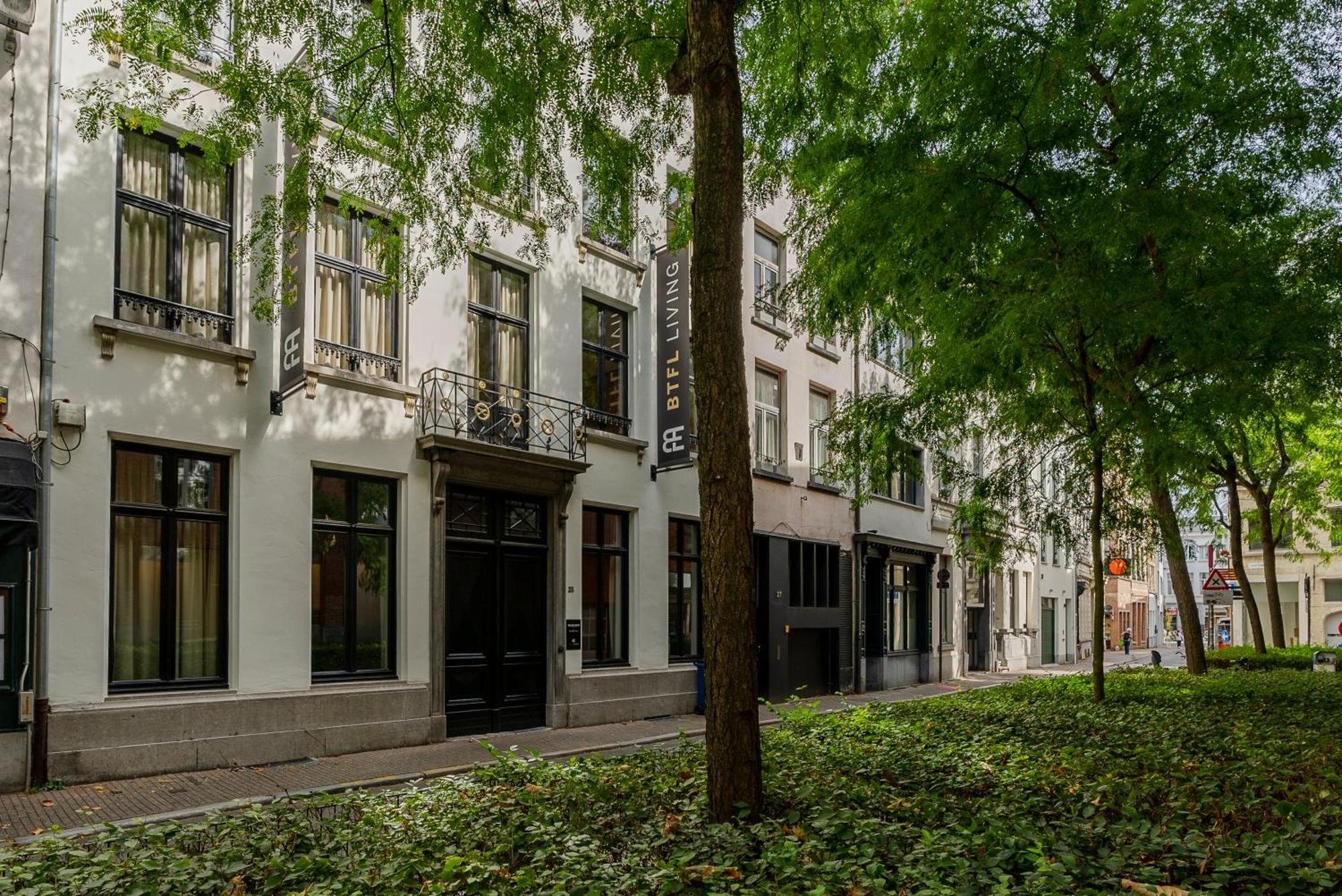 Btfl Living Apartment